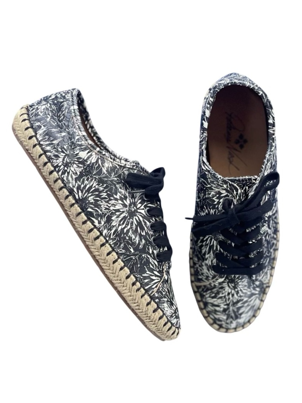 Patricia Nash Emiliana Black Sunflower Leather Espadrille Sneakers Size 6.5